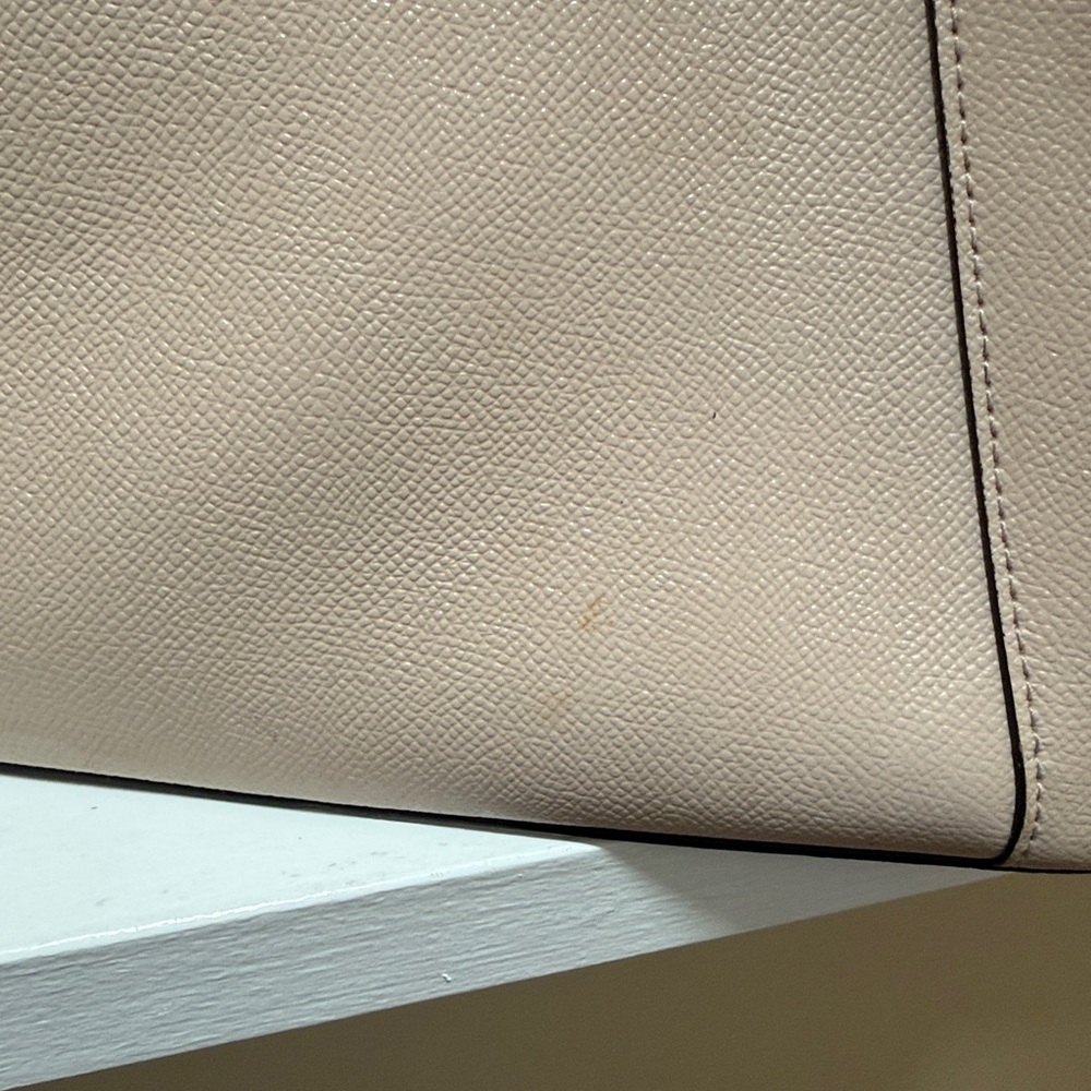 Michael Kors blush pink Tote with Gold Accents - Picture 6 of 7
